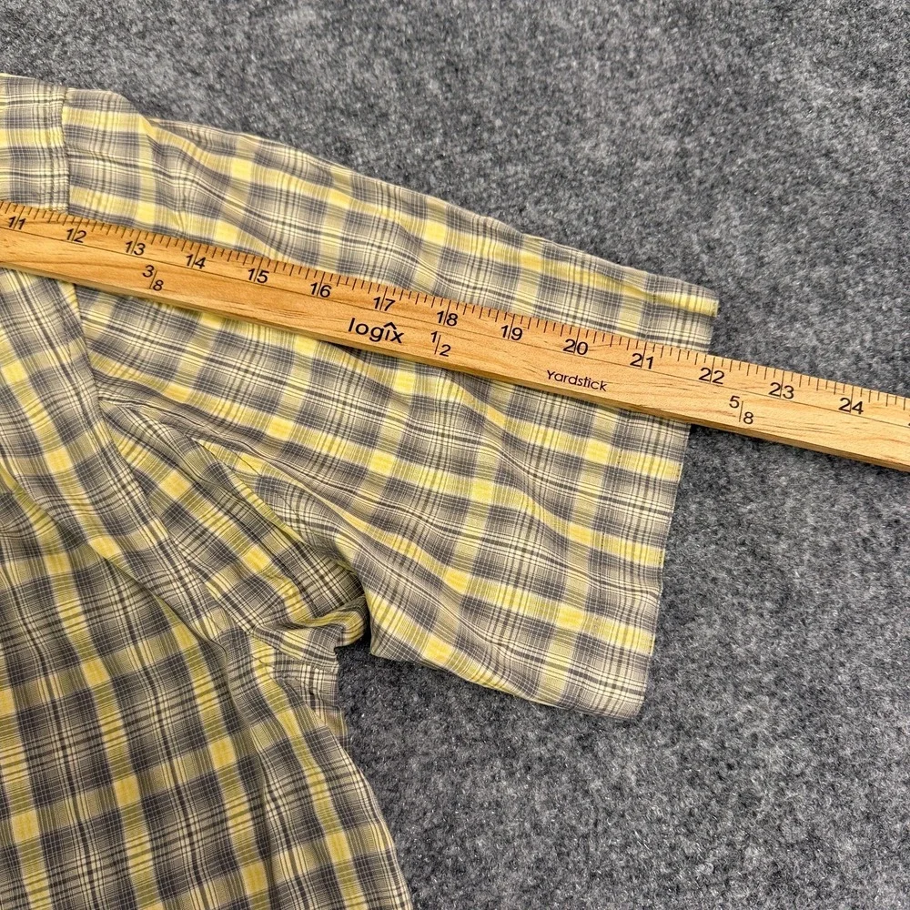 Duluth Trading Shirt Mens XL Plaid Short Sleeve Fishing Hiking Outdoor Nylon